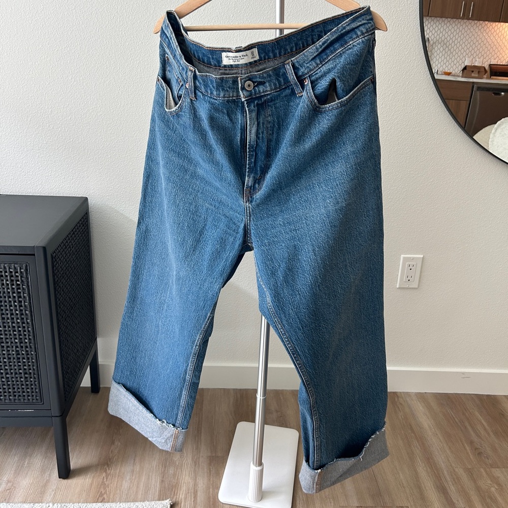 Abercrombie 90’s Relaxed Jeans